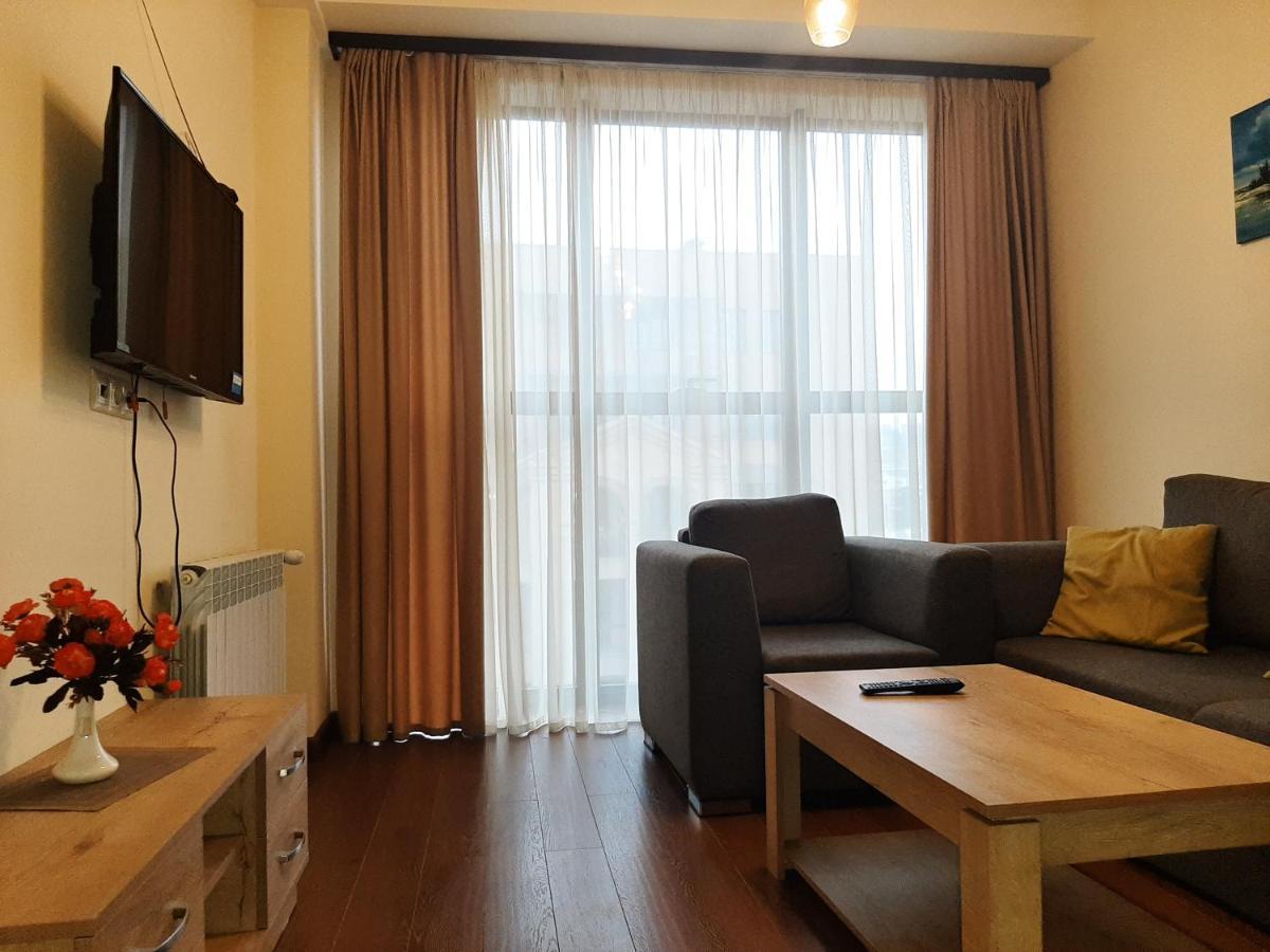 Pride Properties Welcomes You At 17 Buzant St 11-166 Yerevan Armenia Exterior photo
